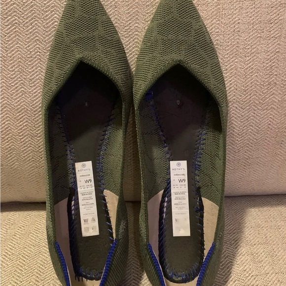 Rothys EUC Retired Green Safari Size 9 - Picture 2 of 5